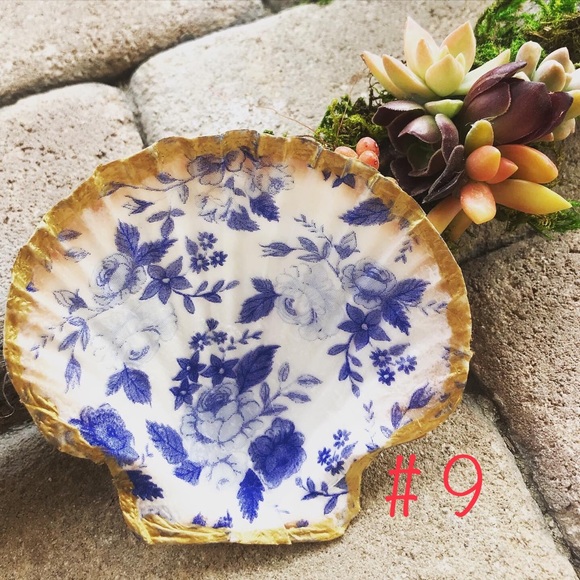 SOLD- Seashell Jewelry Dish - Picture 10 of 15